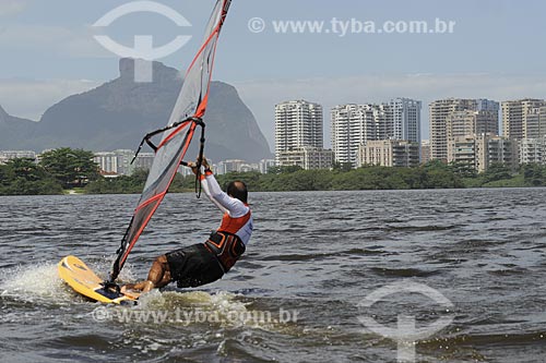  Assunto: windsurf na Lagoa de Marapendi / 
Local: Rio de Janeiro - RJ - Brasil / 
Data: Novembro de 2008 