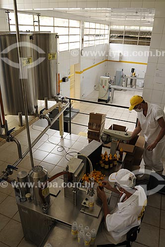  Assunto: Produção de mel no interior da fábrica 