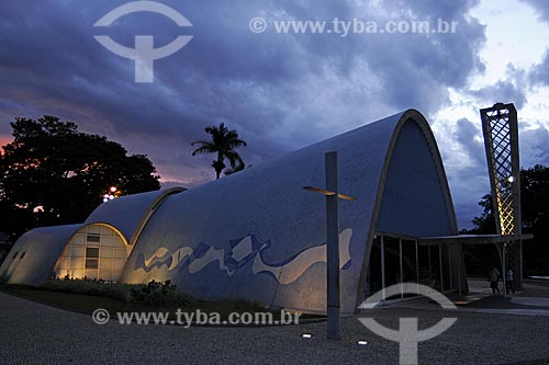  Painel de Pastilhas com motivo abstrato do artista Paulo Werneck na lateral da Igreja de São Francisco de Assis, mais conhecida como Igreja da Pampulha    - Belo Horizonte - Minas Gerais - Brasil