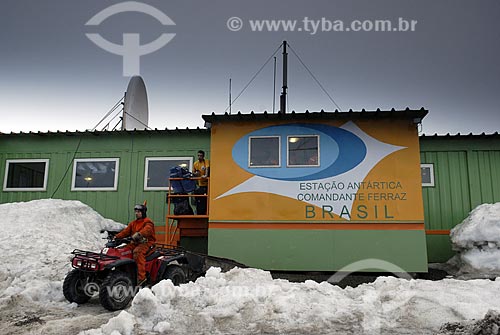  Assunto: Estação Antártica Comandante Ferraz / Local: Baía do Almirantado - Península Antártica / Data: 11 / 2008 