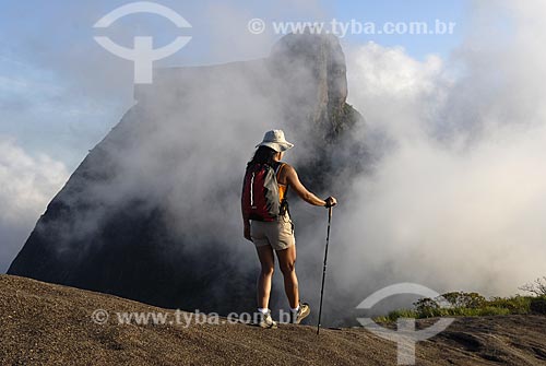  Assunto: Trekking no cume da Pedra Bonita. Pedra da Gávea ao fundo / Local: São Conrado - Rio de Janeiro - RJ - Brasil / Data: 03 / 2009 