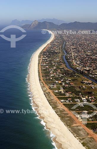  Assunto: Vista aérea da Praia de Itaipuaçu e Pedra do Elefante ao fundo / Local: Maricá - RJ - Brasil / Data: 06/2008 