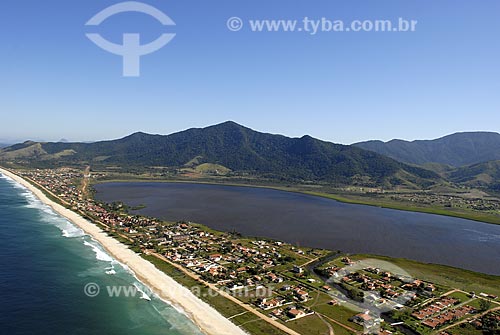  Assunto: Vista aérea da Praia e Lagoa de Maricá / 
Local: Maricá - RJ - Brasil / 
Data: 06/2008 