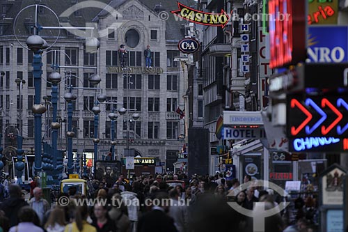  Assunto: Multidão na Avenida Damrak / Local: Amsterdam - Holanda / Data: Maio 2009 