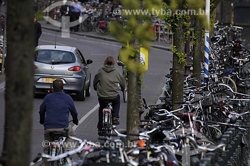  Assunto: Pessoas andando de bicicleta em Amsterdam / Local: Amsterdam - Holanda / Data: Maio 2009 