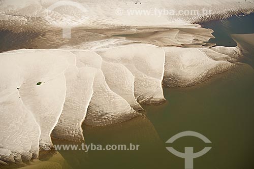  Assunto: Vista aérea do rio Araguaia, na época da seca, quando aparecem as praias, na região do Cerrado / Local: perto de São Félix do Araguaia - divisa de Mato Grosso e Tocantins - Brasil / Data: Junho de 2006 