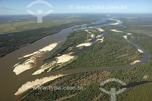  Assunto: Vista aérea do rio Araguaia, na época da seca, quando aparecem as praias, na região do Cerrado / Local: perto de Luciara e São Félix do Araguaia - na divisa de Mato Grosso (MT) e Tocantins (TO) - Brasil / Data: Junho de 2006 