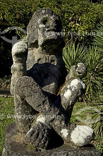  Assunto: Estátua de Xochipilli - Deus das Flores e da Arte na mitologia Azteca - oferta do México ao Jardim Botânico, em 2 de outubro de 1935 / Local: Rio de Janeiro - RJ - Brasil / Data: Agosto de 2006 