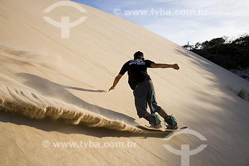  Assunto: Sandboard nas dunas da Parque Estadual do Rio Vermelho / Local: Florianópolis - Santa Catarina (SC) - Brasil / Data: 07/06/2009 
