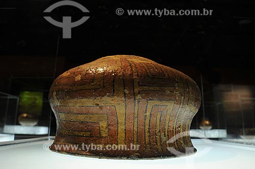 Assunto: Cerâmica Asúrini do Médio Rio Xingu, próximo a cidade de Altamira (Pará) - Museu do Índio 
Local: Botafogo - Rio de Janeiro - RJ
Data: Junho de 2009 