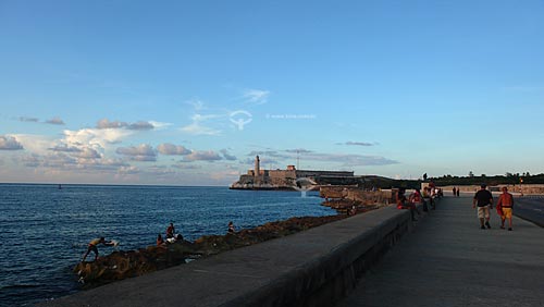  Assunto: Malecón com o Castelo de San Salvador de la Punta ao fundo / Local: Havana - Cuba / DAta: outubro 2009 