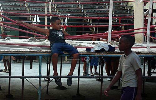  Assunto: Crianças na escolinha de boxe  / Local: Havana - Cuba / Date: outubro 2009 