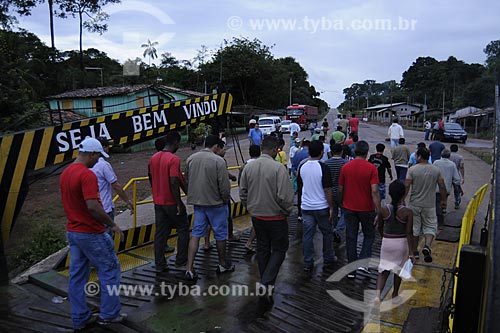  Assunto: Travessia de balsa entre Ipixuna e Tome-Acu / Local: Pará - Brasil / Data: 31-03-2009 