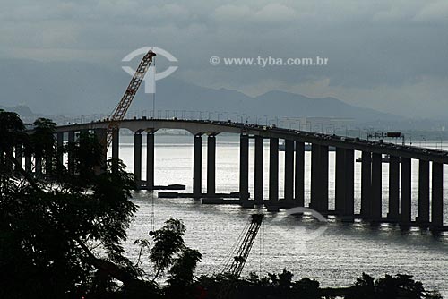  Assunto: Ponte Presidente Costa e Silva, popularmente conhecida como Ponte Rio-Niterói, faz a ligação entre as duas cidades sobre a Baia da Guanabara / Local: Rio de Janeiiro/Niterói - RJ - Brasil / Data: Outubro de 2009 