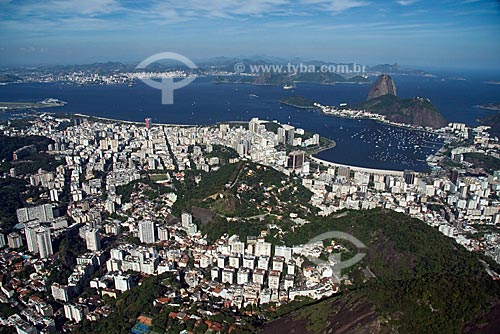  Assunto: Vista aérea da Zona Sul do Rio - Bairros das Laranjeiras, Flamengo e Botafogo com a Bahia de Guanabara e o Pão de Açúcar ao fundo / Local: Rio de Janeiro - RJ - Brasil / Data: Outubro de 2009 