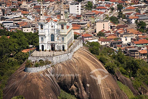  Assunto: Igreja da Nossa Senhora da Penha com o Complexo do Alemão ao fundo / Local: Rio de Janeiro - RJ - Brasil / Data: Março de 2005 