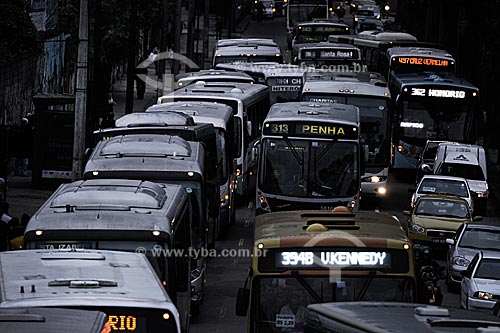  Assunto: Tráfego de ônibus na Avenida Presidente Vargas  / Local:  Centro - Rio de Janeiro - RJ  / Data: 12/08/2009 