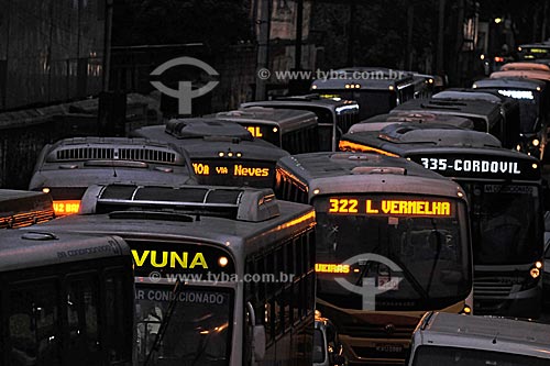  Assunto: Tráfego de ônibus na Avenida Presidente Vargas  / Local:  Centro - Rio de Janeiro - RJ  / Data: 12/08/2009 