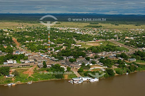  Assunto: Vista aérea da cidade de Caracaraí e do Rio Branco  / Local:  Caracaraí - Roraima - Brasil  / Data: Janeiro de 2006 