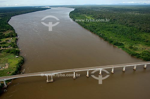  Assunto: Vista aérea da ponte sobre o Rio Branco na cidade de Caracaraí  / Local:  Caracaraí - Roraima - Brasil  / Data: Janeiro de 2006 