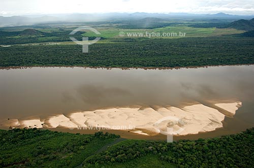  Assunto: Vista aérea do Rio Branco com areia aparente - Mata de galeria ao longo do rio - Ínicio da época da seca  / Local:  Sul de Boa Vista - Roraima - Brasil  / Data: Janeiro de 2006 