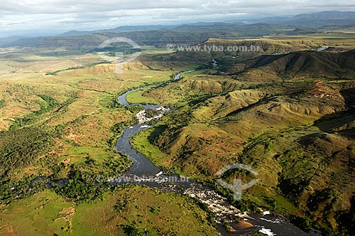  Assunto: Rio Uialaú - Cabeceiras dos rios de Roraima  / Local:  Região de savanas e tepuis do extremo norte de Roraima - Brasil  / Data: Janeiro de 2006 