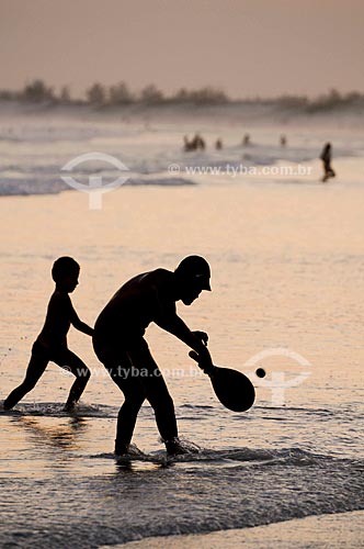  Assunto: Banhistas na Praia do Forte /Local: Cabo Frio - Região dos Lagos - Costa do Sol - Rio de Janeiro / Data: 11-2009 
