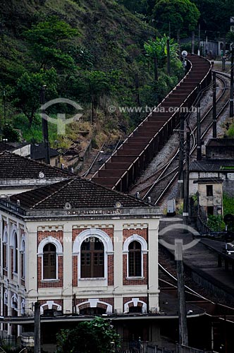  Trem da MRS carregado de minério passando pela Estação Ferroviária de Engenheiro Paulo de Frontin, inaugurada em 12 de julho de 1863  - Engenheiro Paulo de Frontin - Rio de Janeiro - Brasil