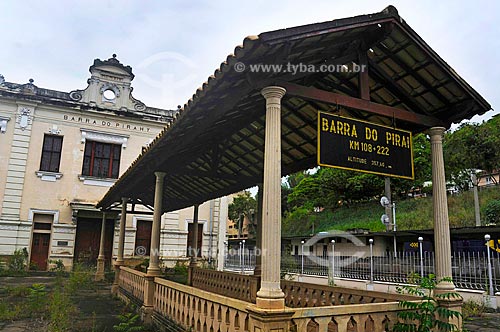  Assunto: Estação Ferroviária Pedro II inaugurada em 7 de agosto de 1864 com a presença do imperador D. Pedro II, século 19/ Local: Barra do Piraí - Vale do Paraíba - Rio de Janeiro - RJ / Data: 11-2009 