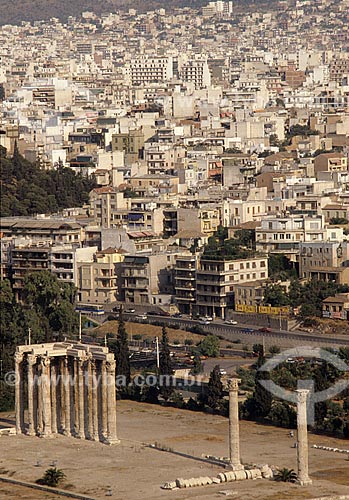  Assunto: Ruinas do Templo de Zeus Olímpico, também conhecido como Olympeion, na cidade de Atenas / Local: Atenas - Grécia / Data: 1980 