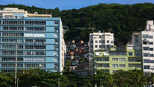  Assunto: Prédios da praia do Leme com a favela Chapéu Mangueira ao fundo  / Local:  Leme - Rio de Janeiro (RJ) - Brasil  / Data: Dezembro de 2009 