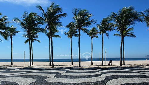  Assunto: Calçadão de copacabana, na frente da praia  / Local:  Rio de Janeiro (RJ) - Brasil  / Data: Dezembro de 2009 