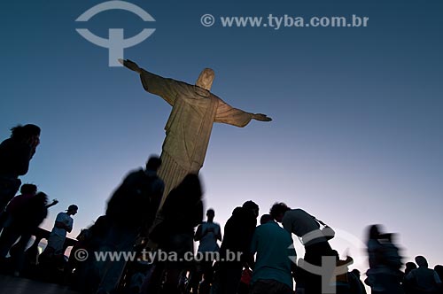  Assunto: Turistas visitando o Cristo Redentor / Local: Rio de Janeiro - Rio de Janeiro - Brasil / Data: 01/08/2009 