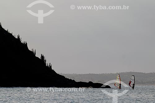  Assunto: Prática de windsurf em búzios  / Local:  Búzios - Rio de Janeiro - RJ - Brasil  / Data: 2009 