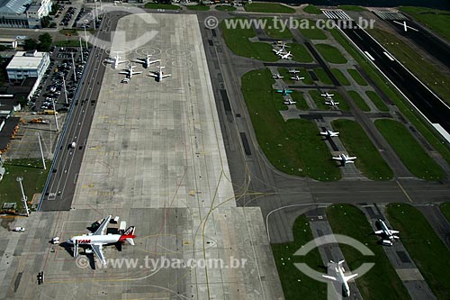  Assunto: Vista aérea do Aeroporto Santos Dumont / Local: Rio de Janeiro - RJ - Brasil / Data: 11/2009 
