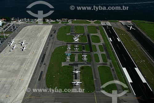  Assunto: Vista aérea do Aeroporto Santos Dumont / Local: Rio de Janeiro - RJ - Brasil / Data: 11/2009 