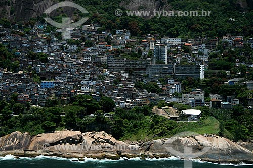  Assunto: Vista aérea da favela do Vidigal  / Local:  Rio de Janeiro - RJ - Brasil  / Data: 11/2009 