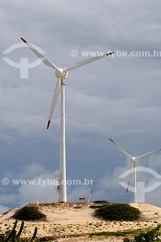  Assunto: Aerogeradores produzindo energia eólica em Porto das Dunas / Local: Ceará (CE) - Brasil / Data: 05/2009 