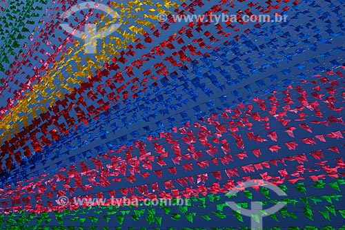  Assunto: Bandeirolas coloridas para Festa de São João / Local: Aracaju - Sergipe (SE) - Brazil / Data: junho 2009 