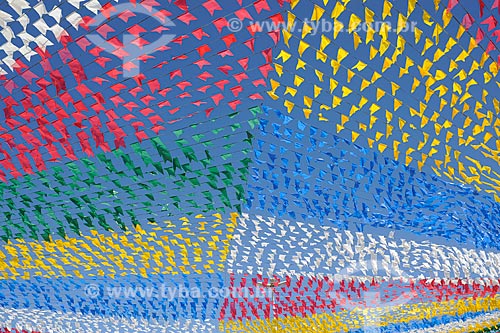  Assunto: Bandeirolas coloridas para Festa de São João / Local: Aracaju - Sergipe (SE) - Brazil / Data: junho 2009 