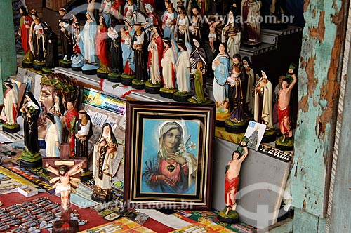  Assunto: Comércio de Figuras Religiosas  / Local:  Porto das Caixas - Rio de Janeiro (RJ) - Brasil  / Data: 01/2007 
