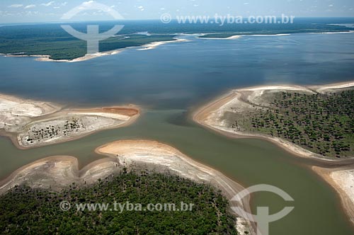  Assunto: Lago amazônico de água preta a sudeste de Nova Olinda do Norte  / Local:  Amazonas (AM) - Brasil  / Data: 11/2007 