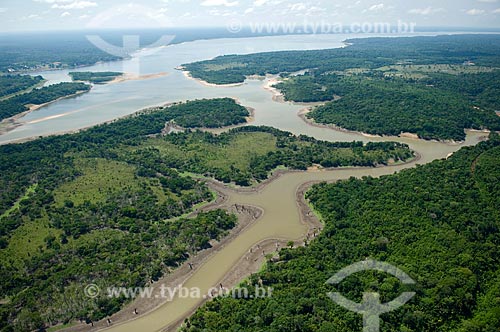  Assunto: Lago de água preta ao sul de Nova Olinda do Norte  / Local:  Amazonas (AM) - Brasil  / Data: 11/2007 