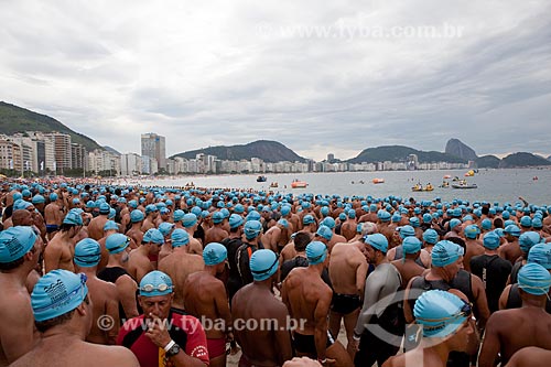  Assunto: Largada da Travessia dos Fortes - o evento reuniu mais de 2.500 participantes que nadaram o percurso de 3.350 KM entre o Forte de Copacabana e o Forte do Leme  / Local:  Rio de Janeiro - RJ - Brasil  / Data: 04/04/2010 