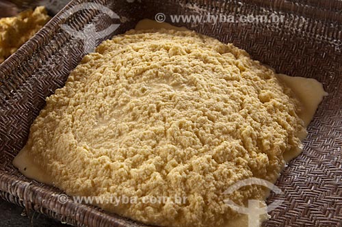  Assunto: Fabricação artesanal de farinha de mandioca / Local: Parintins - Amazonas (AM) - Brasil / Data: 25/10/2009 