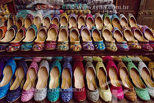  Assunto: Loja de sapatos femininos em mercado chamado Souq  / Local: Dubai - Emirados Árabes - Data: Janeiro 2009 / Data: Janeiro 2009 