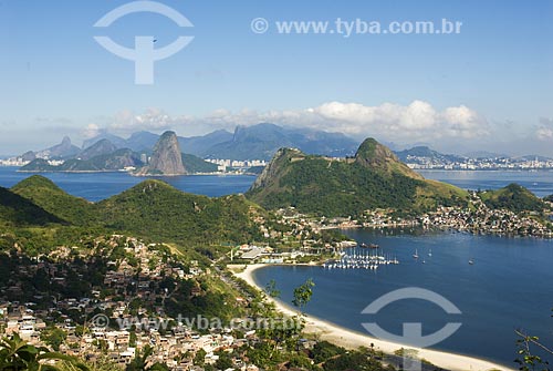  Assunto: Vista para a enseada de São Francisco - com o Rio de Janeiro ao fundo - a partir do  Morro da Viração  / Local:  Niterói - RJ  / Data: Agosto de 2009 