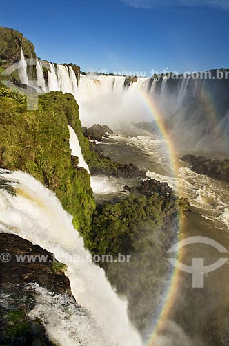  Assunto: Cataratas do Iguaçu com arco-íris no Parque Nacional do Iguaçu - o parque foi declarado Patrimônio Natural da Humanidade pela UNESCO  / Local: Foz do Iguaçu- PR - Brasil  / Data: 06/06/2009 