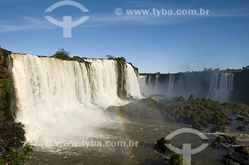  Assunto: Cataratas do Iguaçu com arco-íris no Parque Nacional do Iguaçu - o parque foi declarado Patrimônio Natural da Humanidade pela UNESCO  / Local: Foz do Iguaçu - PR - Brasil  / Data: 06/06/2009 