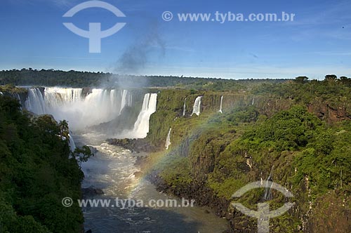  Assunto: Cataratas do Iguaçu com arco-íris no Parque Nacional do Iguaçu - o parque foi declarado Patrimônio Natural da Humanidade pela UNESCO  / Local: Foz do Iguaçu - PR - Brasil  / Data: 07/06/2009 